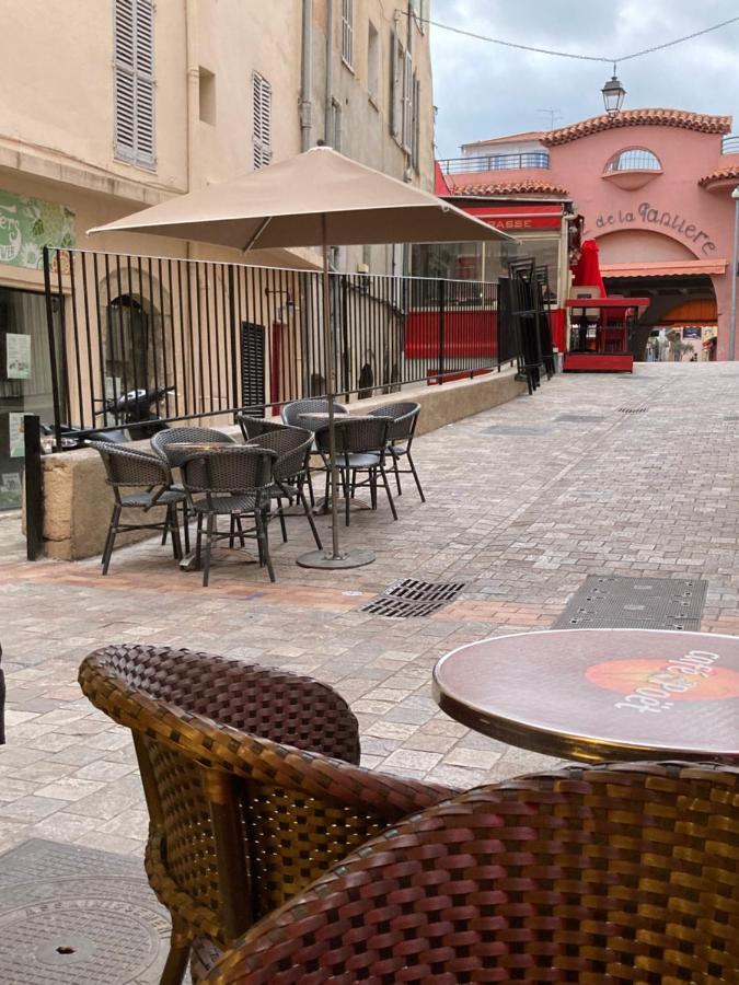 Appartement De Charme Suquet Cannes Exterior photo